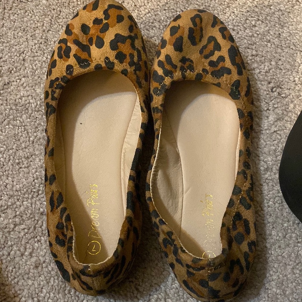 Dream Pairs leopard print slip on ballet flats